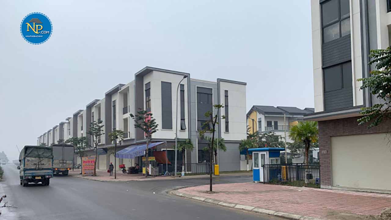 SHOPHOUSE GÓC XẺ KHE BELHOME VSIP MẶT ĐƯỜNG 179